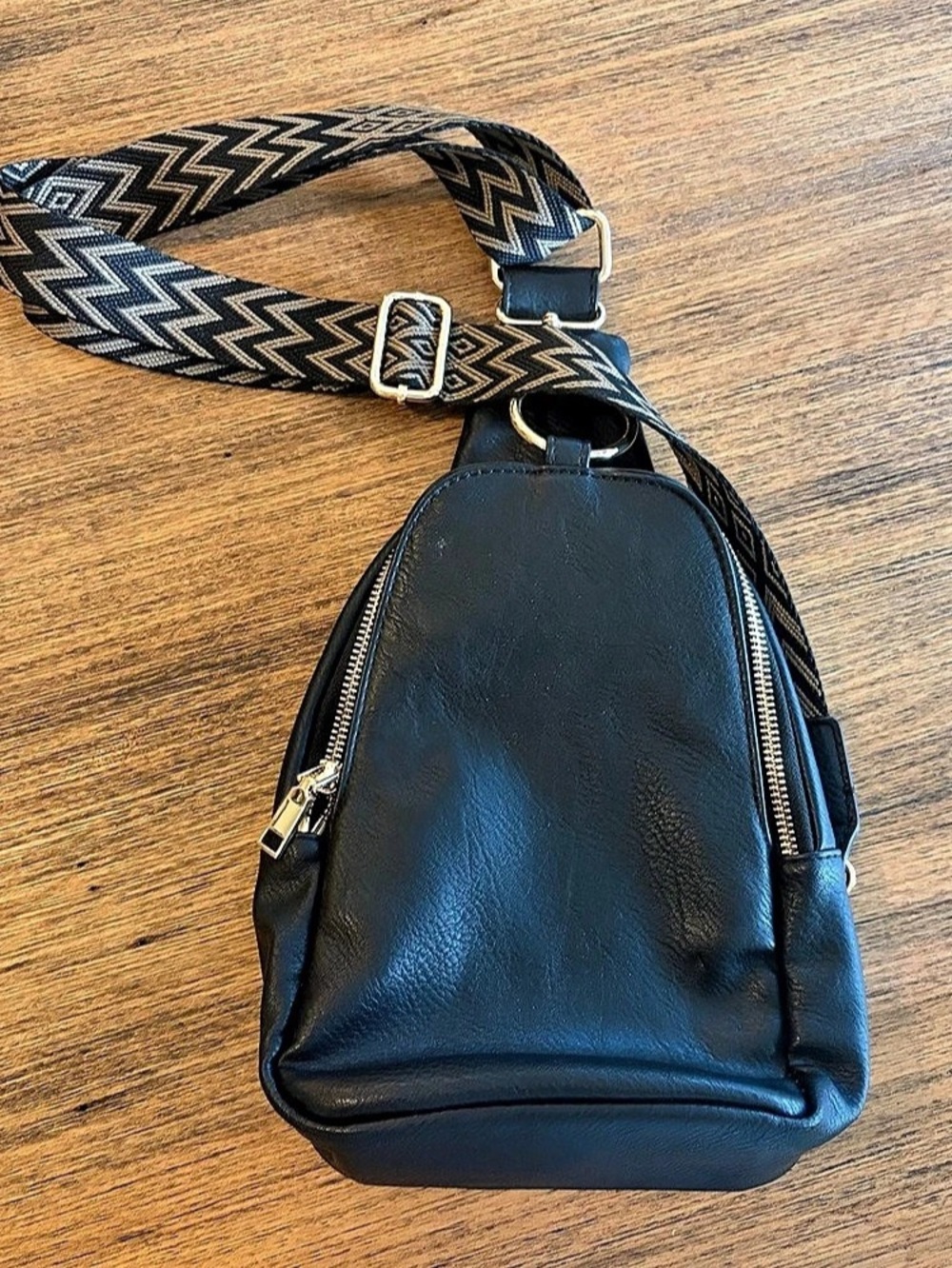 Moda Luxe Black & White Crossbody Bag